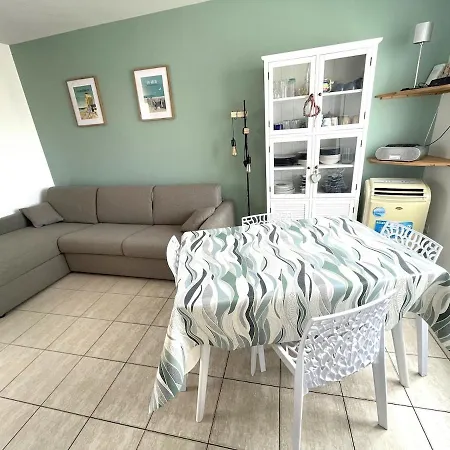 Appartement A Quelques Pas Du Centre Et De La *